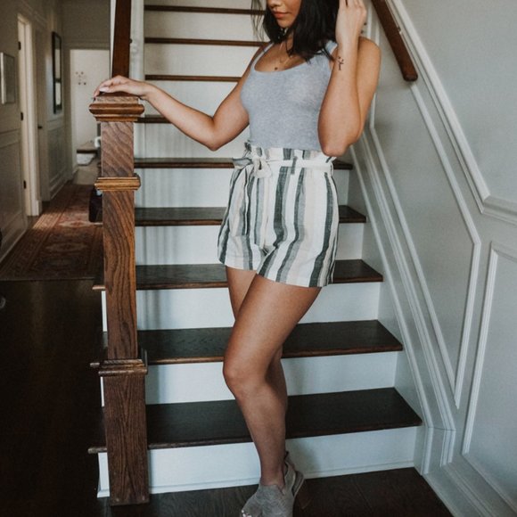 NWT Linen High-waist Tied Shorts - Picture 4 of 5